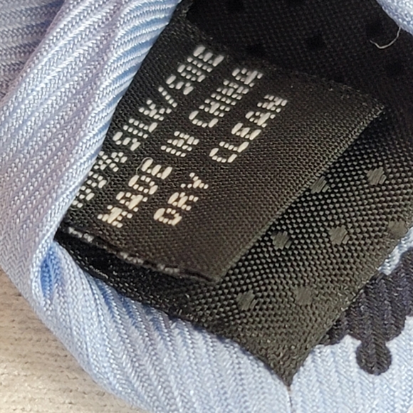 Walt Disney World Mickey Mouse Silhouette Silk Tie - Picture 4 of 6